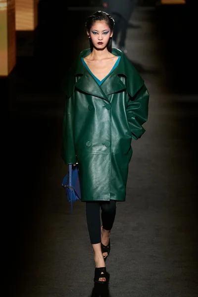 Look 28